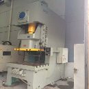 []出售广东300吨开式固定台压力机